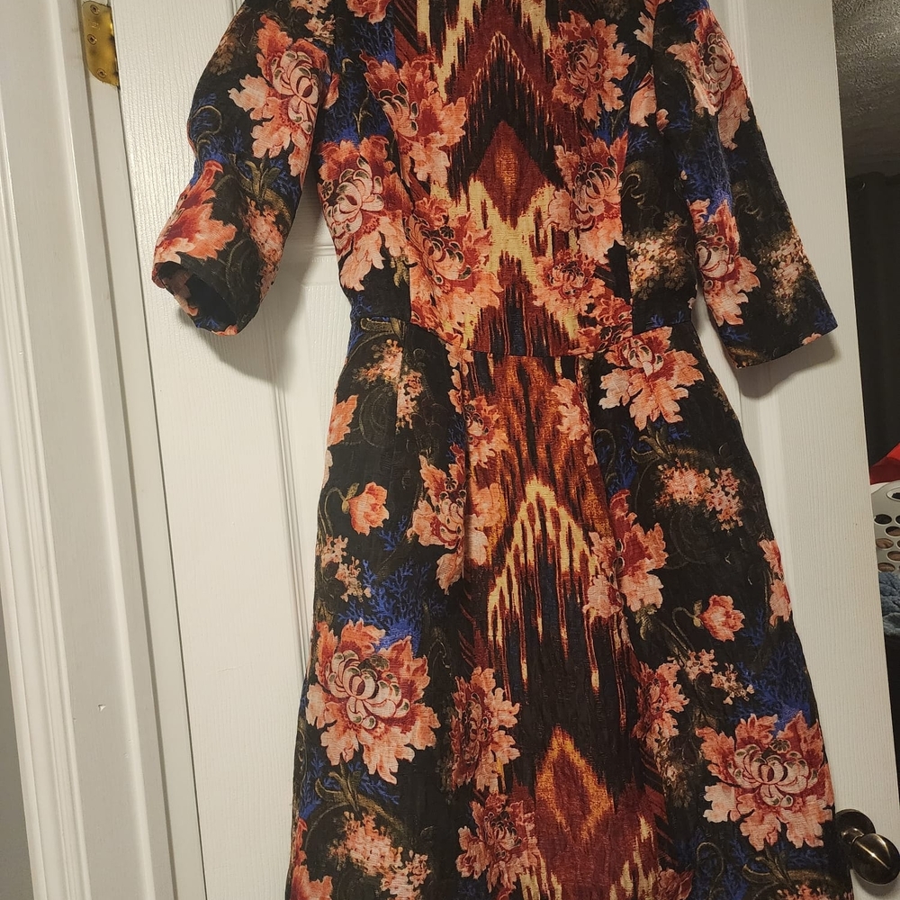 Oscar de la Renta Floral Ikat Sheath Dress in Red, Blue & Black - Picture 3 of 3